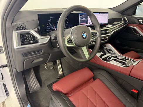 Used 2025 BMW X6 xDrive40i w/ Parking Assistance Package AWD/4WD image 4