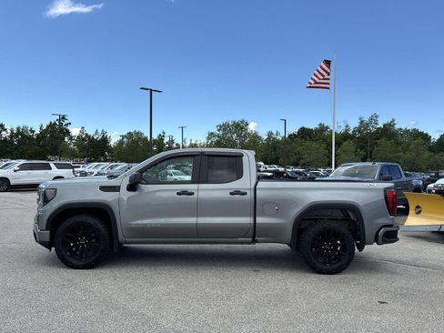 Used 2023 GMC Sierra 1500 Pro w/ Graphite Edition AWD/4WD image 3