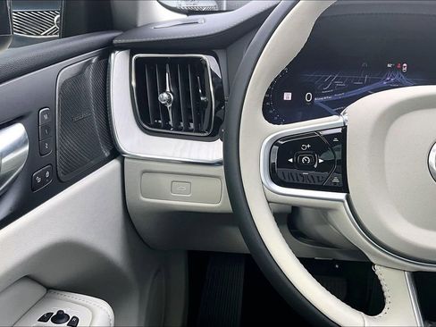 New 2026 Volvo XC60 B5 Ultra w/ Protection Package Premier AWD/4WD image 24