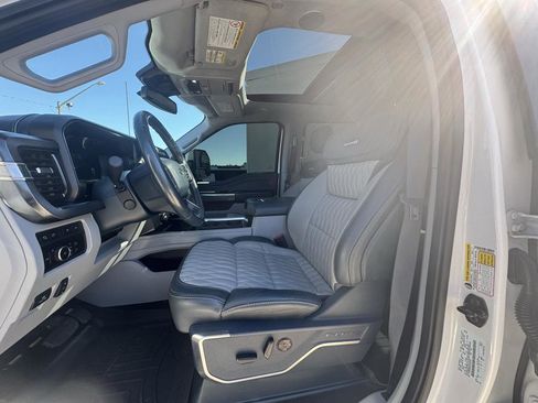 Used 2023 Ford F250 Limited w/ FX4 Off-Road Package image 7