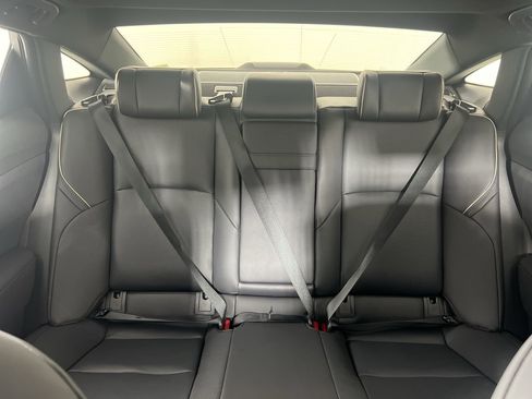 Used 2023 Toyota Crown Limited image 35