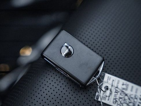 New 2026 Volvo XC60 B5 Ultra w/ Climate Package image 43