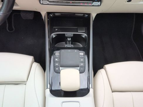 Used 2021 Mercedes-Benz GLB 250 image 11