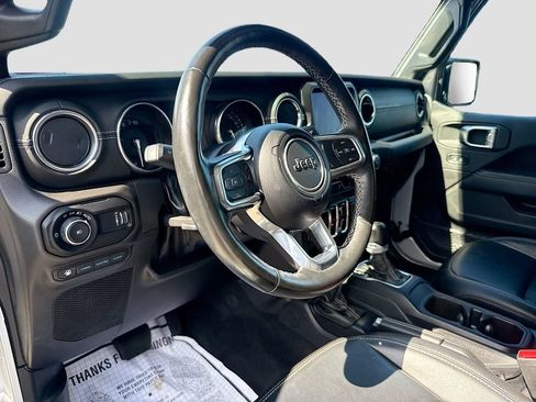Used 2023 Jeep Wrangler Unlimited Sahara w/ Cold Weather Group AWD/4WD image 10
