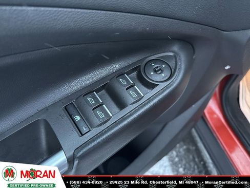 Used 2019 Ford Escape SE image 10