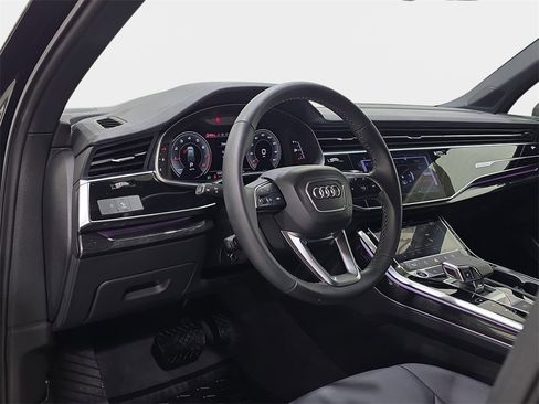 Certified 2025 Audi Q7 2.0T Premium w/ Convenience Plus Package image 16