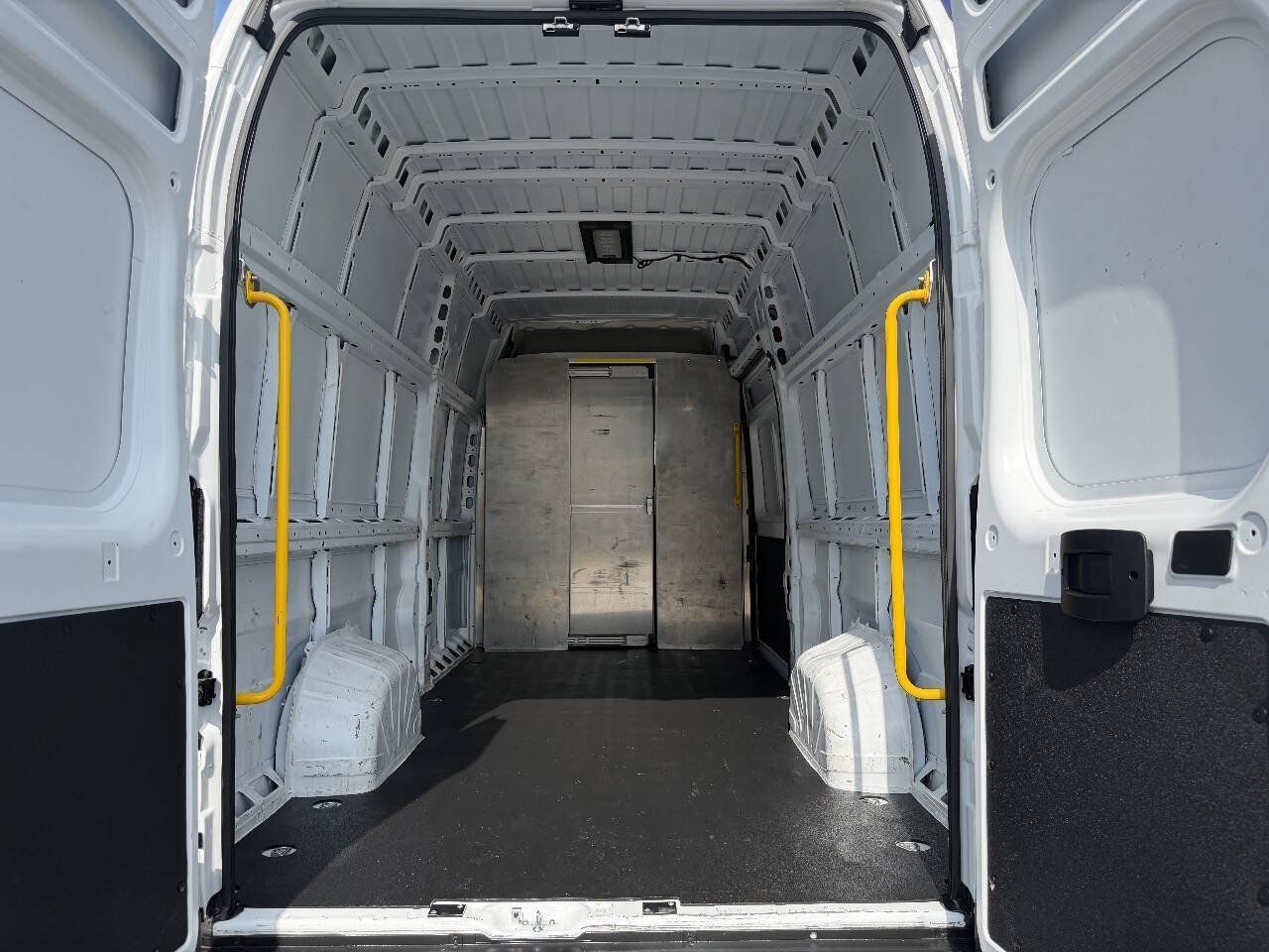 Used 2023 RAM ProMaster 3500 w/ Lane Management Group FWD image 11