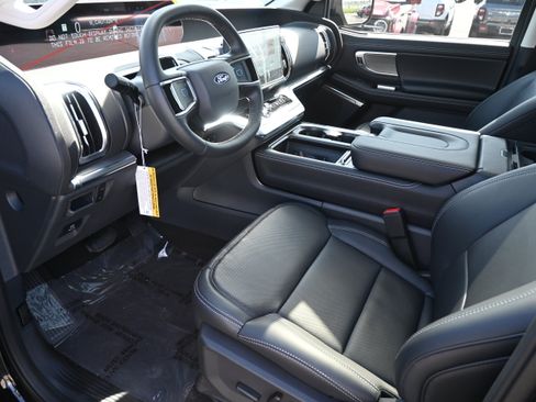 New 2027 Ford Expedition Platinum w/ Driver's Package RWD image 16