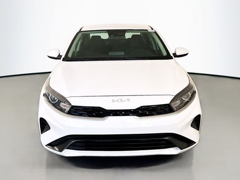 Used 2022 Kia Forte LXS FWD image 2