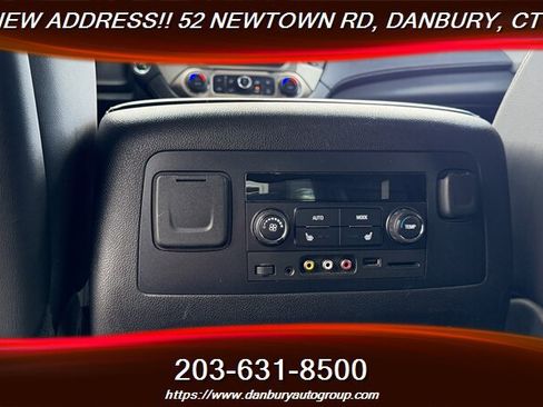 Used 2015 GMC Yukon Denali w/ Touring Package AWD/4WD image 30