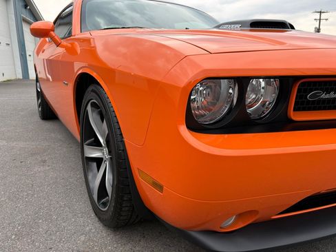 Used 2014 Dodge Challenger R/T RWD image 10