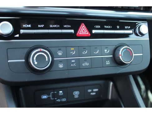 Used 2025 Hyundai Santa Cruz SE image 22