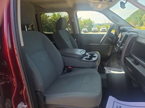 Used 2018 RAM 3500 Tradesman w/ Chrome Appearance Group RWD image 23