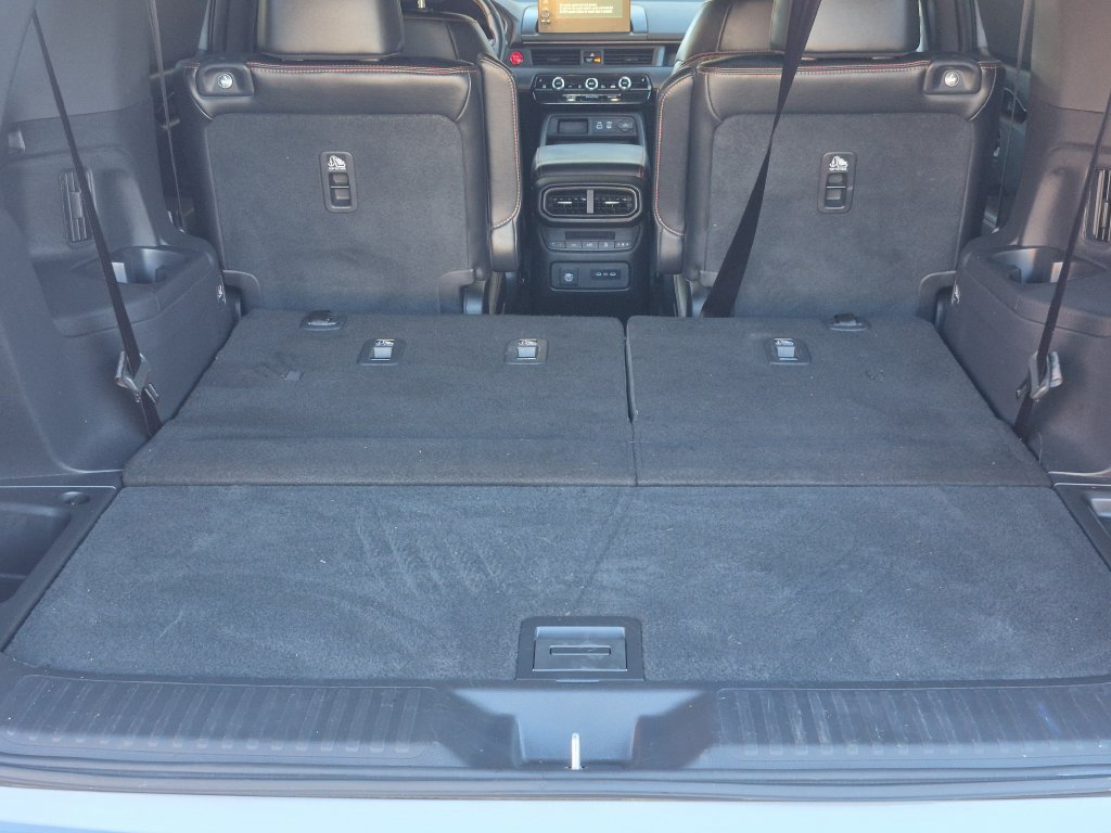 Used 2025 Honda Pilot TrailSport image 14