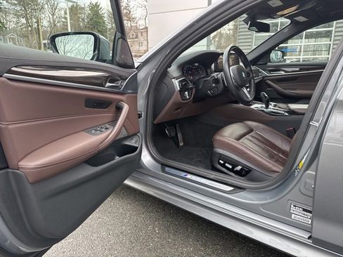 Used 2023 BMW M550i xDrive image 15