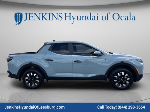 New 2026 Hyundai Santa Cruz SE FWD image 2