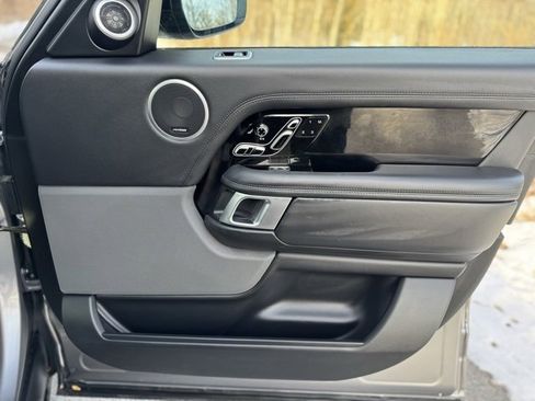 Used 2020 Land Rover Range Rover HSE image 19