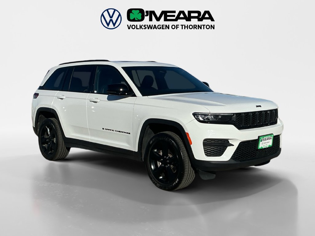 Used 2025 Jeep Grand Cherokee Altitude AWD/4WD image 7
