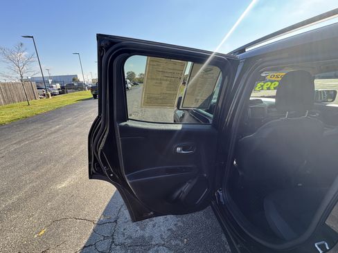 Used 2020 Jeep Renegade Altitude image 25