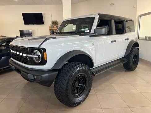 New 2026 Ford Bronco Outer Banks w/ Sasquatch Package AWD/4WD image 3