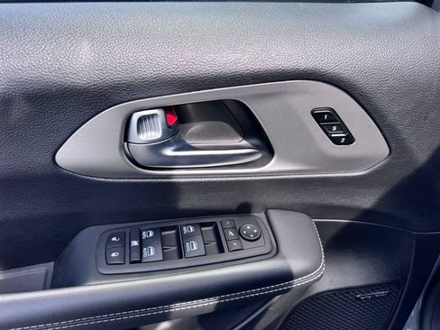 Used 2023 Chrysler Pacifica Limited w/ Uconnect Theater Family Group AWD/4WD image 25