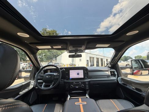 Used 2024 Ford F250 Platinum AWD/4WD image 26