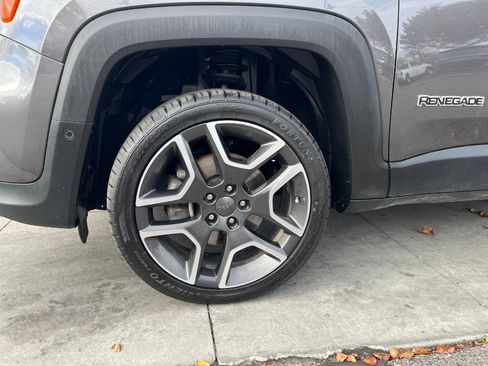 Used 2021 Jeep Renegade Latitude w/ Luxury Group I image 23