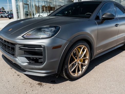 Used 2024 Porsche Cayenne Turbo GT AWD/4WD image 21
