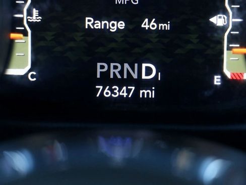 Used 2021 Jeep Wrangler Unlimited Sahara image 10