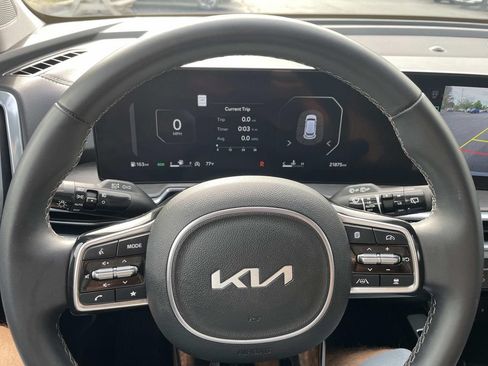 Used 2025 Kia Sorento SX AWD/4WD image 29