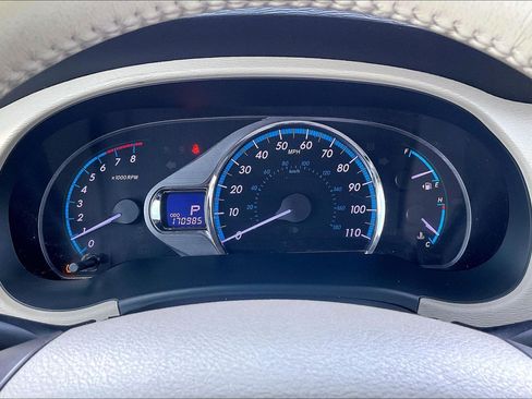 Used 2011 Toyota Sienna XLE w/ Entertainment Pkg FWD image 12