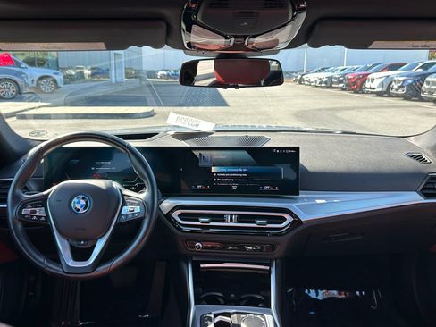 Used 2023 BMW i4 eDrive35 RWD image 34