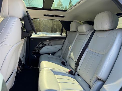 Used 2023 Land Rover Range Rover Sport SE image 13