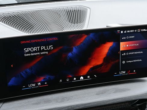 New 2026 BMW 330i xDrive Sedan w/ M Sport Package image 32