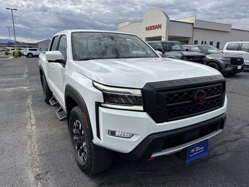 Used 2023 Nissan Frontier PRO-4X w/ Pro Convenience Package image 3