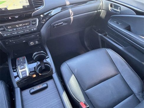 Used 2020 Honda Pilot Touring image 14
