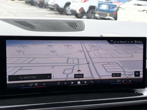 Used 2024 BMW X6 xDrive40i w/ Executive Package image 22