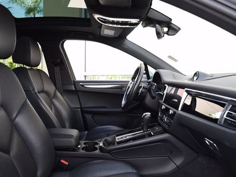 Used 2024 Porsche Macan w/ Premium Plus Package AWD/4WD image 30