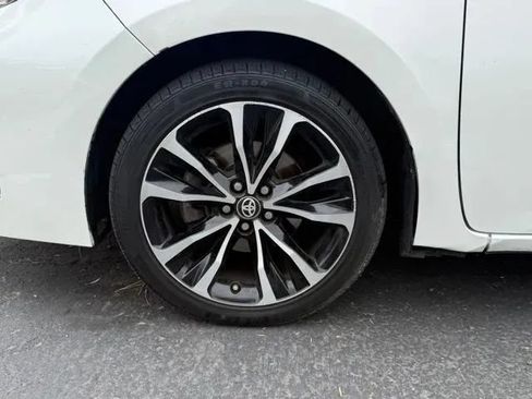 Used 2018 Toyota Corolla SE w/ Carpet Mat Package (TMS) FWD image 27