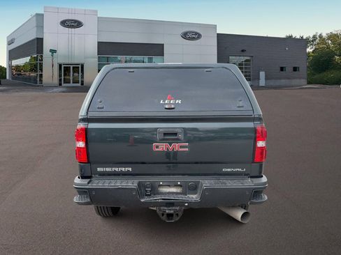 Used 2018 GMC Sierra 2500 Denali w/ Duramax Plus Package AWD/4WD image 8
