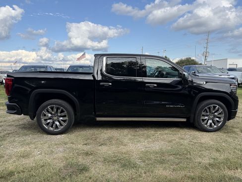 New 2026 GMC Sierra 1500 Denali w/ Denali Reserve Package image 3