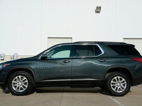 Used 2021 Chevrolet Traverse LT AWD/4WD image 17