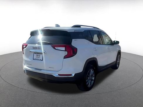 Used 2024 GMC Terrain SLT image 14
