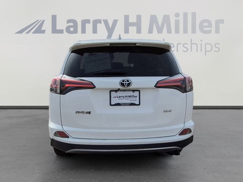 Used 2018 Toyota RAV4 XLE image 4