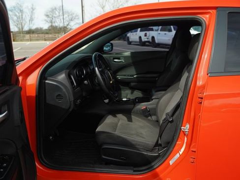 Used 2018 Dodge Charger SXT w/ Blacktop Package RWD image 12