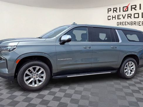 Used 2023 Chevrolet Suburban Premier RWD image 4