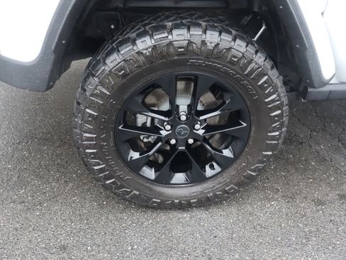 Used 2025 Jeep Gladiator Sport image 37