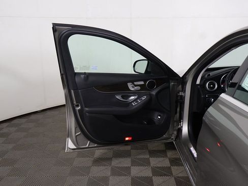 Used 2019 Mercedes-Benz C 300 Sedan w/ Premium Package image 18