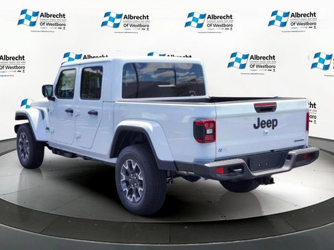 New 2026 Jeep Gladiator Sport AWD/4WD image 3