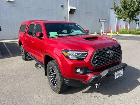 Used 2021 Toyota Tacoma TRD Sport w/ TRD Premium Sport Package AWD/4WD image 3